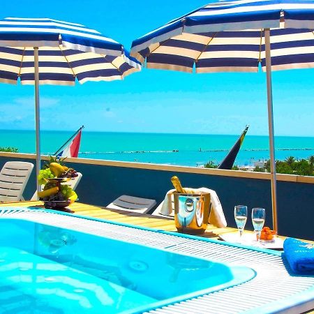 Hotel Holiday Martinsicuro Eksteriør bilde