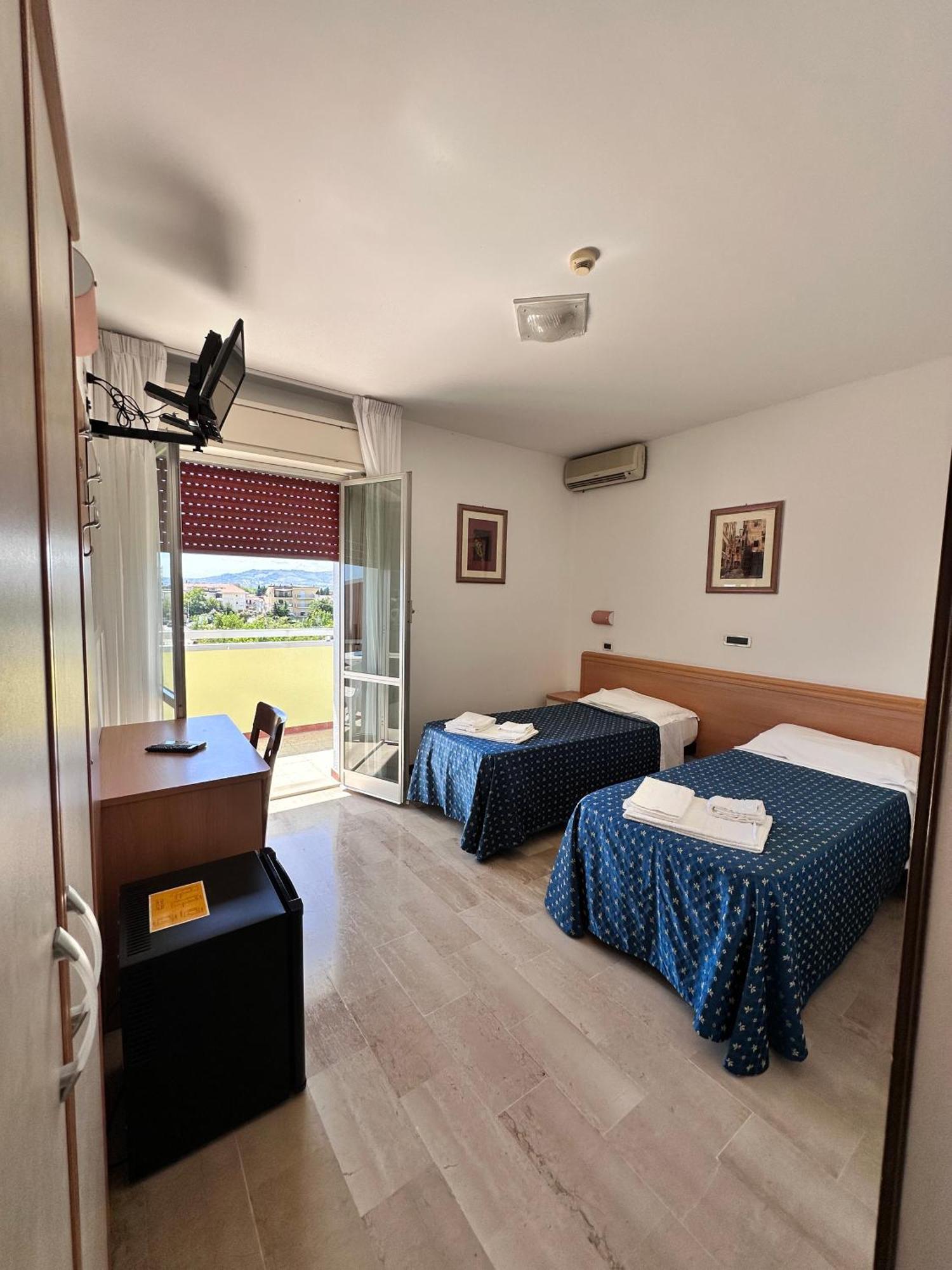 Hotel Holiday Martinsicuro Rom bilde