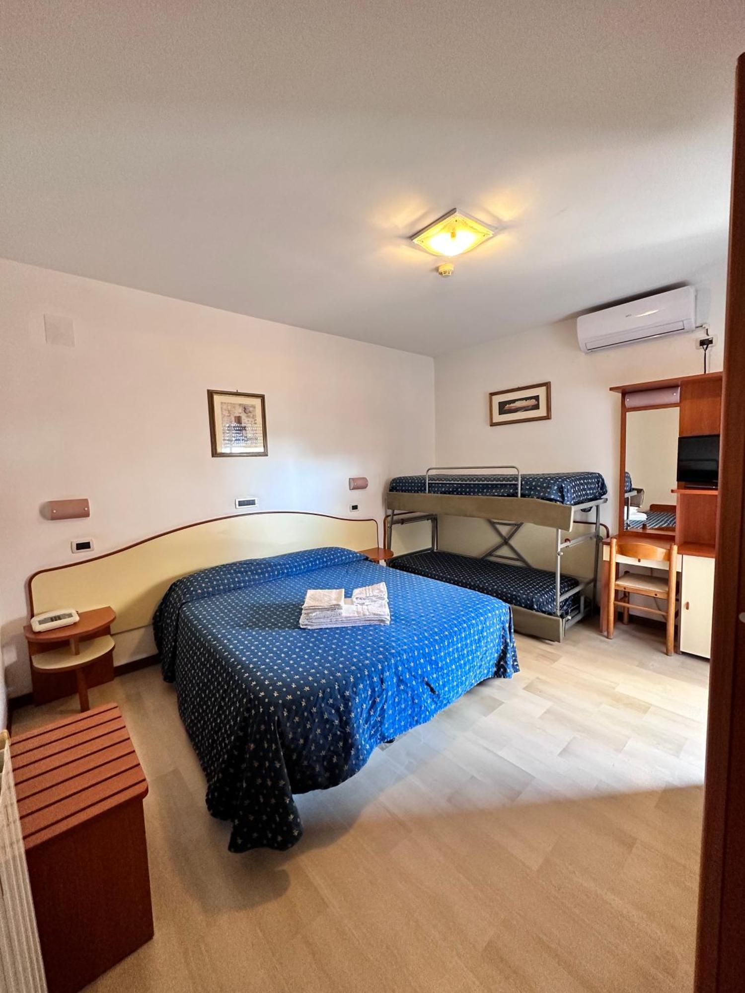 Hotel Holiday Martinsicuro Rom bilde